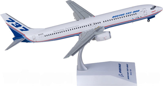 JC Wings Boeing 737-900 N737X Flaps Down 1:200 Diecast Model view 1