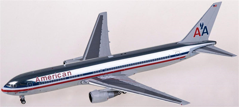 Phoenix American Airlines Boeing 767-300ER N377AN 1:400 Airplan Diecast Model view 3