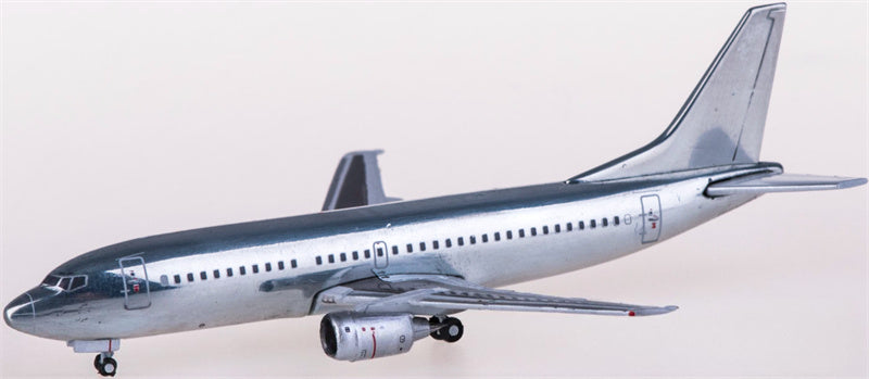 JC Wings Boeing 737-300 Polised Blank 1:400 Diecast Model view 3