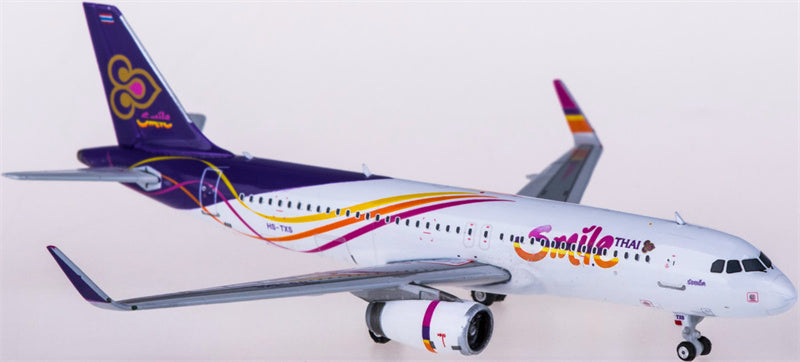 Phoenix THAI Smile Airbus A320 HS-TXS 1:400 Diecast Model view 1