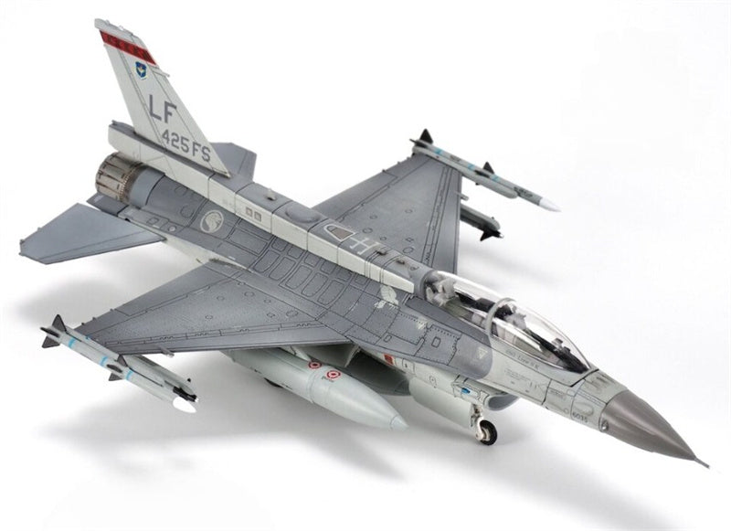 Calibre Wings F-16D RSAF 425th FS Luke AFB 96-5035 1:72 Airplane Pre-built Model