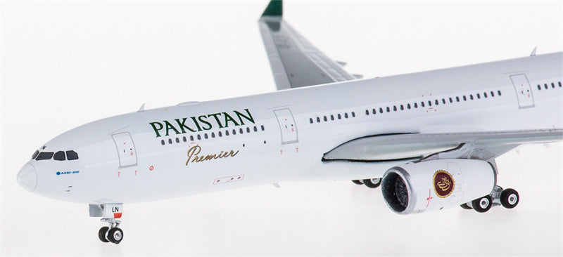 Phoenix PIA Airbus A330-300 4R-ALN 1:400 Diecast Model view 3