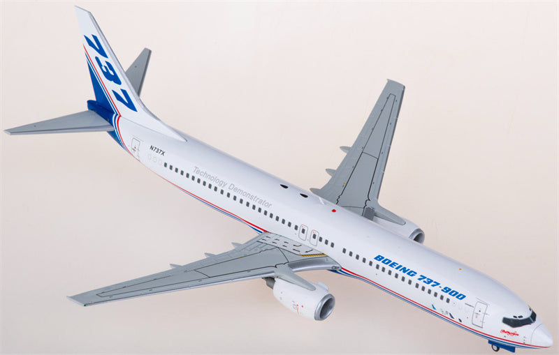JC Wings Boeing 737-900 N737X 1:200 Diecast Model view 4