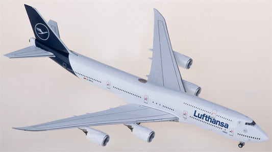 NG Models Lufthansa Boeing 747-8 D-ABYA 1:400 Diecast Model view 1