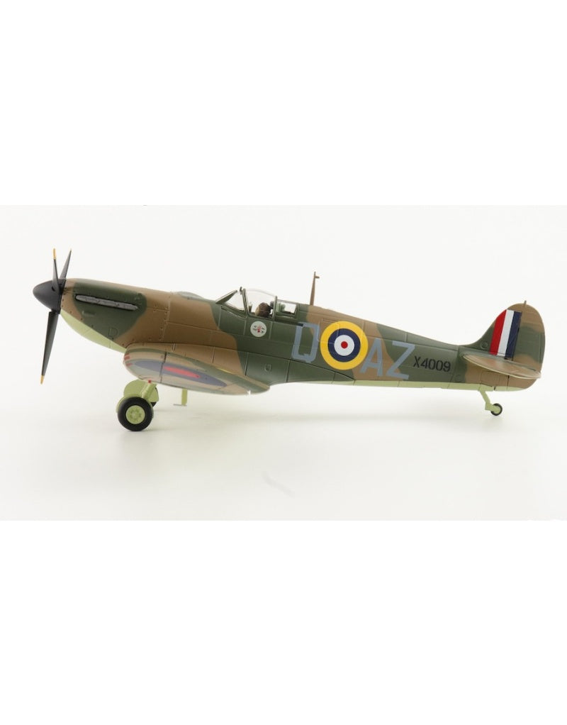 HOBBY MASTER RAF SpitfireMK.1a 234 Sqn. Flt Lt P C Hughes 1:48 Model 1940   X4009
