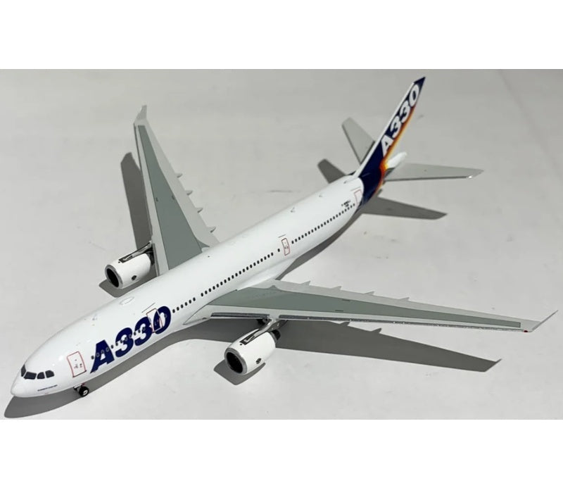Phoenix 1:400 Airbus A330-200 D-WWKJ  DIECAST Model