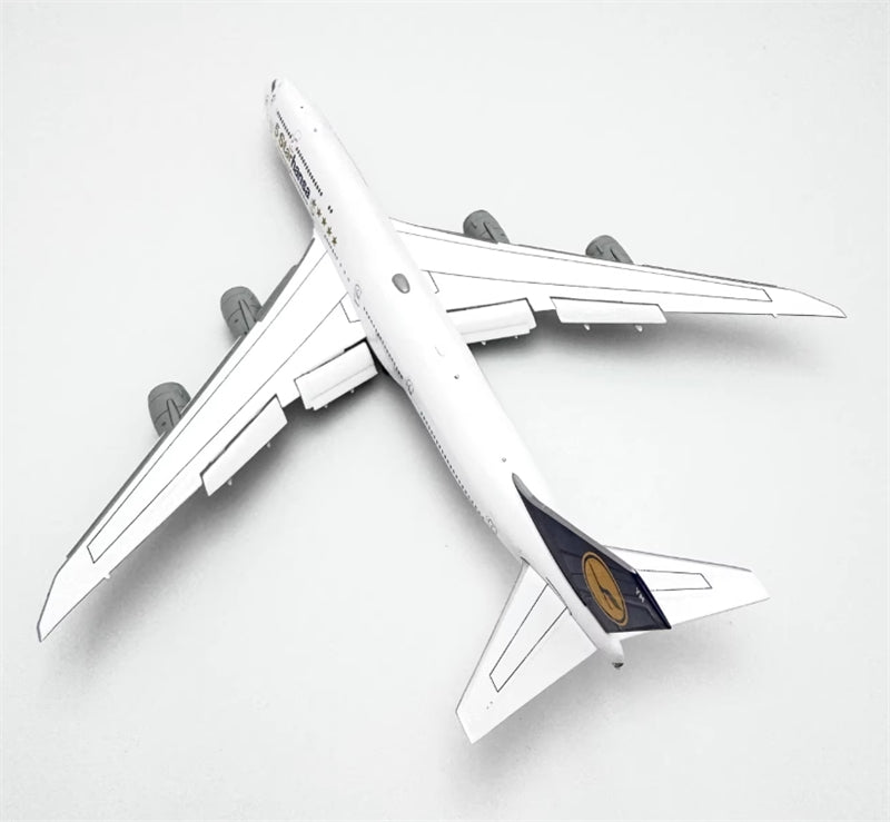 YY Wings Lufthansa Airlines Boeing 747-8 D-ABYM Flaps Down 5 Star hansa Livery 1:400 Diecast Model view 2