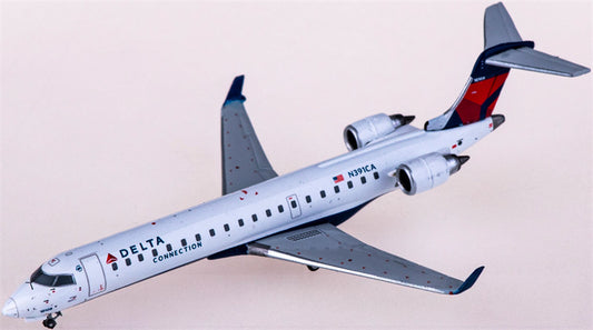 Geminijets Delta Air Lines Bombardier CRJ700 N391CA 1:400 Diecast Model view 1