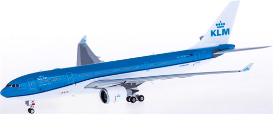 Phoenix KLM Airbus A330-200 PH-AOM 1:400 Diecast Model view 1