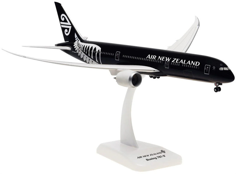 Hogan Air New Zealand Boeing 787-9 ZK-NZE 1:200 ABS Model view 1
