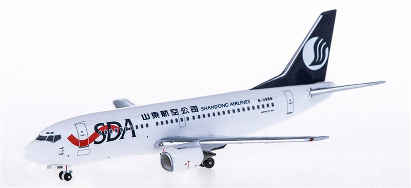 AeroClassics Shandong Airlines Boeing 737-300 B-2968 1:400 Diecast Model view 4