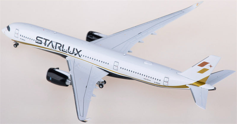 JC Wings Starlux Airlines Airbus A350-900XWB B-58502 1:400 Diecast Model view 1