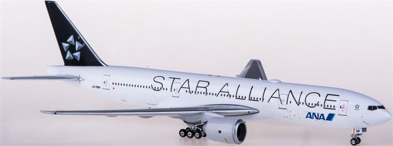 Phoenix ANA Boeing 777-200 JA712A Star Alliance 1:400 Diecast Model view 1