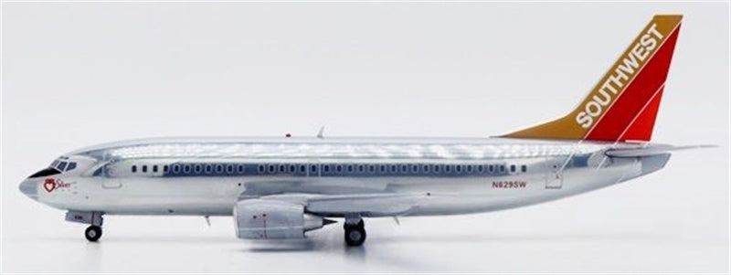 JC Wings Southwest Airlines Boeing 737-300 N629SW 1:200 Diecast Model view 1