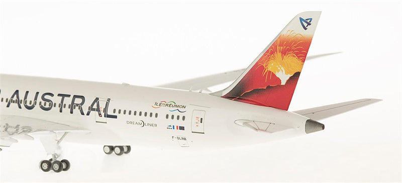 JC Wings Air Austral Boeing 787-8 F-OLRB 1:200 Diecast Model view 3