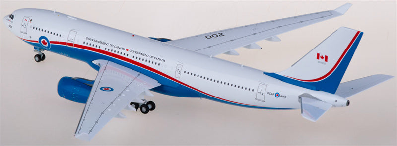 Geminijets RCAF Airbus A330-200 CC-330 Husky 330002 1:200 Diecast Model view 4