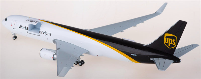 Geminijets UPS Boeing 767-300ERF N323UP Interactive Series 1:200 Diecast Model view 2