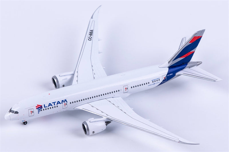 Aether LATAM Boeing 787-8 CC-BBA 1:500 Diecast Model view 1