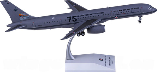 JC Wings Royal New Zealand Air Force Boeing 757-200 NZ7571 1:200 Diecast Model view 1