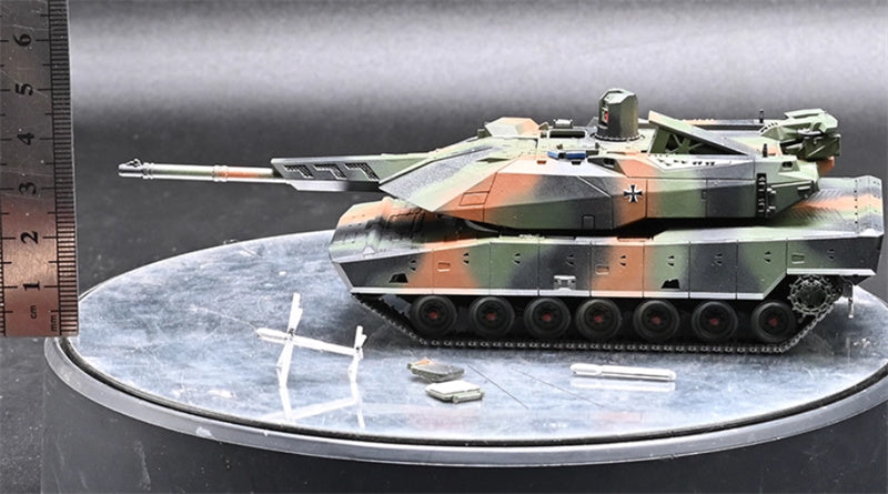 3R German KF51 main battle w/ cruise missiles tricolor coating 1:72 Tank Pre-built Model