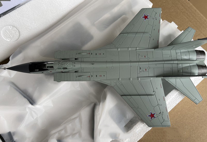HOBBY MASTER MIG-31K Foxhound D with KH-47M2 Kinzhal hypersonic missile 2022 1/72 Aircraft Pre-built Model