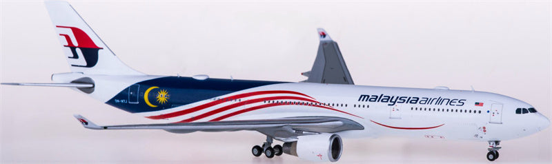 JC Wings Malaysia Airlines Airbus A330-300 9M-MTJ 1:400 Diecast Model view 3