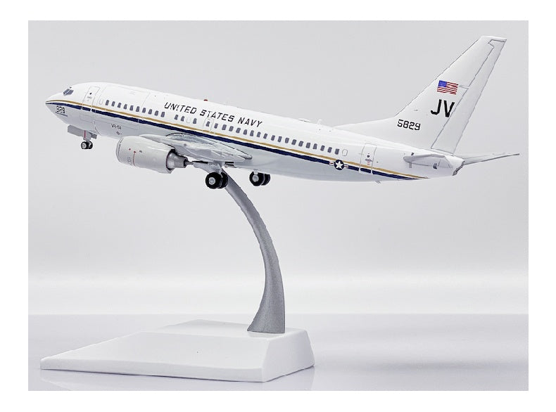 JC Wings 1:200 US Navy Boeing C-40A Clipper 165829  DIECAST Model