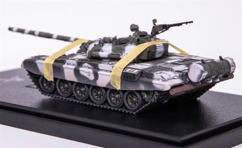 ARTISAN Russian T-72A main battle tank guards snow camouflage 1:72 Tank Pre-built Model