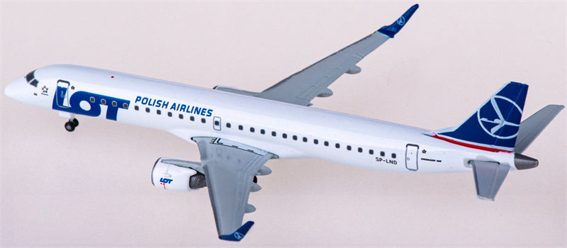 Herpa LOT Embraer ERJ-195 SP-LND 1:500 Diecast Model view 4