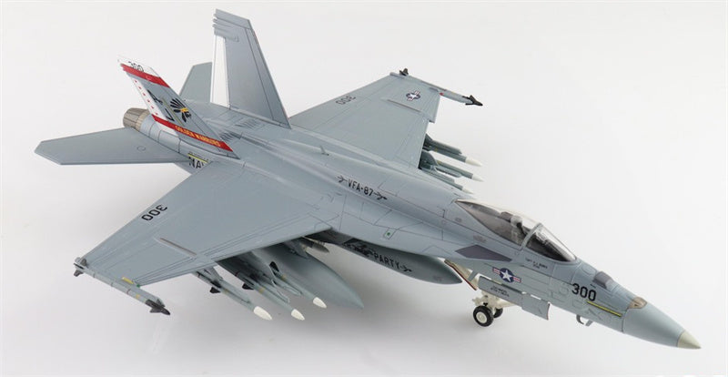 HOBBY MASTER F/A-18E Super Hornet Golden Warriors 168910 VFA-87 2017 Operation Inherent Resolve 1:72 Aircraft Pre-built Model