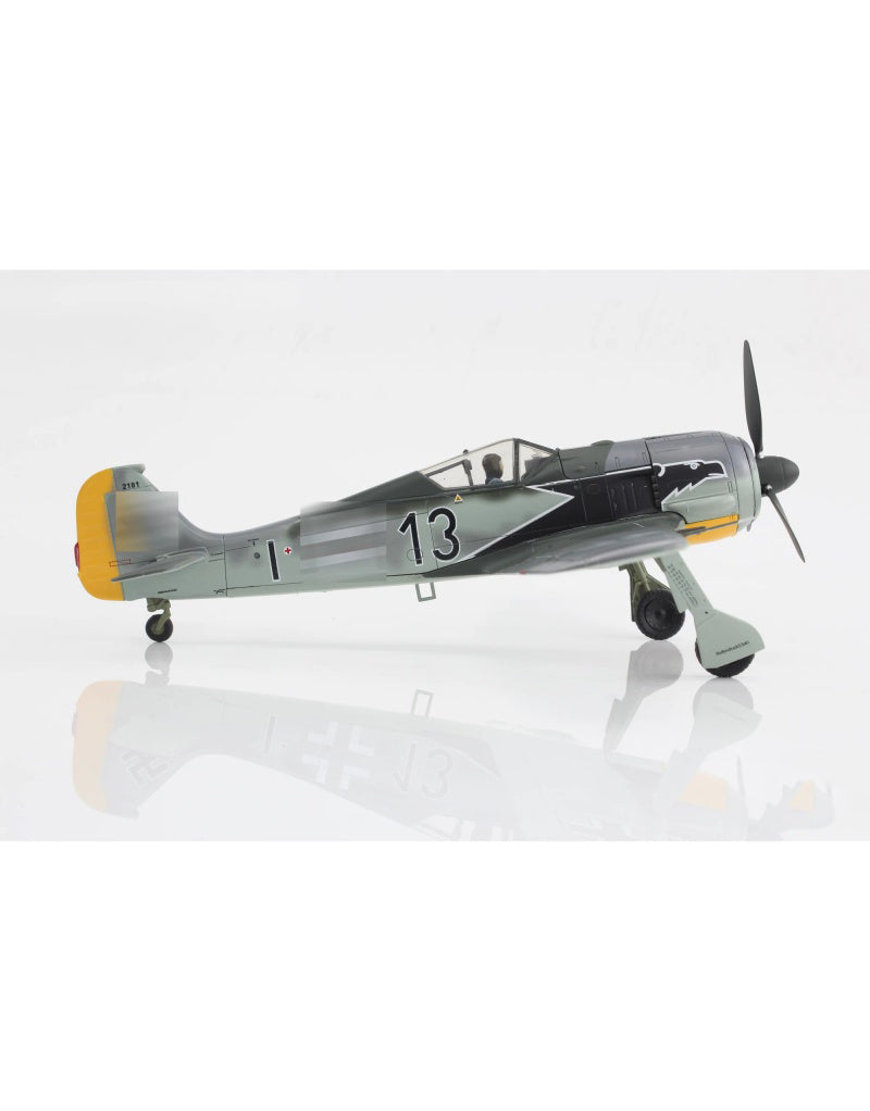 HOBBY MASTER Luftwaffe / WWII FW190A-3 8/JG.2 1:48 Model   Black 13 2181