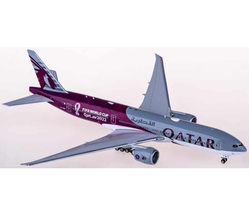 Phoenix Qatar Boeing 777-200LR A7-BBI 1:400 Aircraft Pre-built  Airliner Model Display