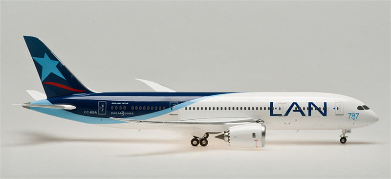 Phoenix LAN Airlines for Boeing 787-8 CC-BBA 1:200 Aircraft Pre-built Model