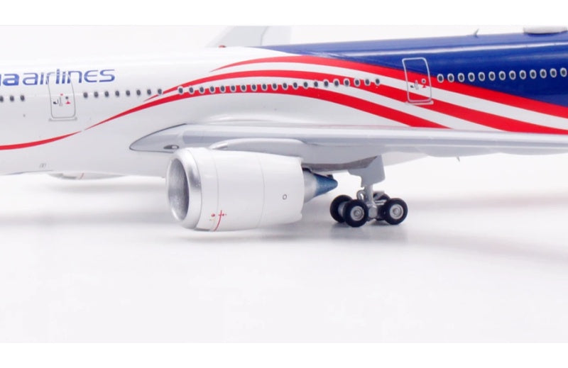 Aviation 1:400 Malaysia Airlines A330-900NEO 9M-MNH  DIECAST Model