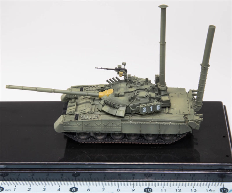 5M HOBBY Russian T-80U main battle tank shallow crossing device deployed version with switchable states w/ random tank numbers 1:72 Tank Pre-built Model