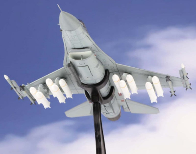 HOBBY MASTER ROCAF / Chihhang AB, Taiwan F-16V 455th TFW 22nd TFG 1:72 Model    6635