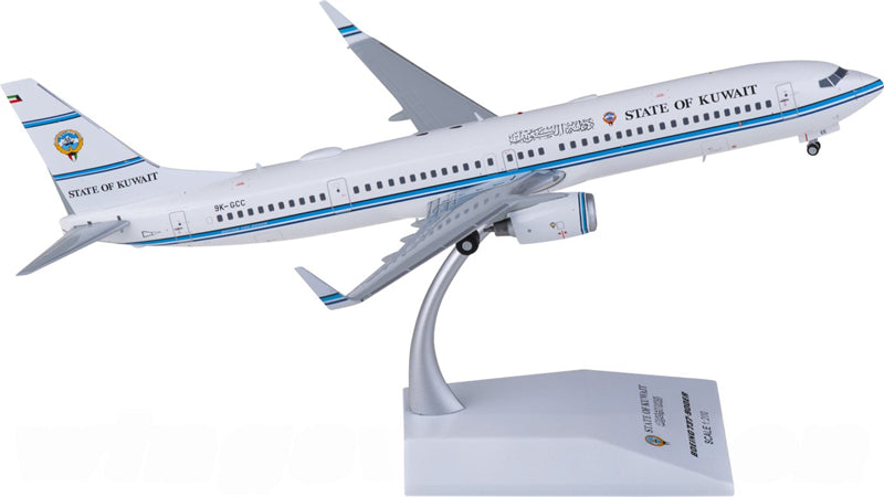 JC Wings State of Kuwait Boeing 737-900ER 9K-GCC 1:200 Diecast Model view 1