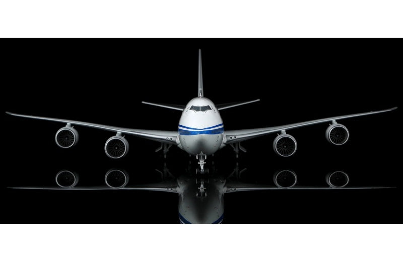 SQ Wings 1:200 Air China B747-8I B-2481 Standard Edition DIECAST Model