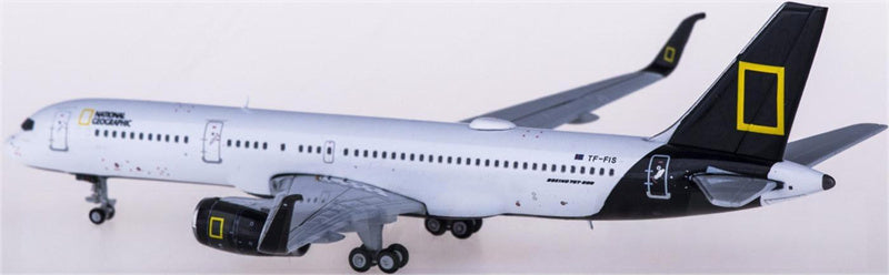 JC Wings Icelandair Boeing 757-200 TF-FIS National Geographic 1:400 Diecast Model view 2