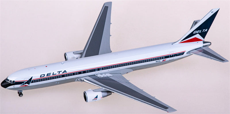 Phoenix Delta Air Lines Boeing 767-300 N117DL 1:400 Diecast Model view 1