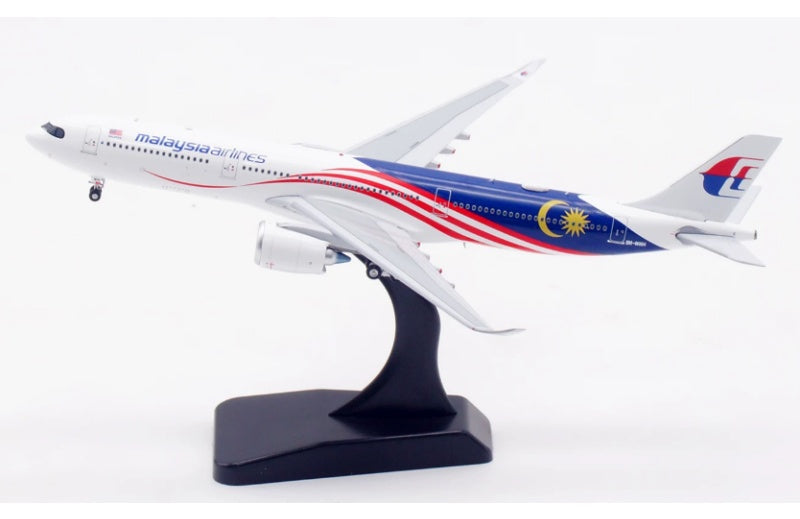 Aviation 1:400 Malaysia Airlines A330-900NEO 9M-MNH  DIECAST Model