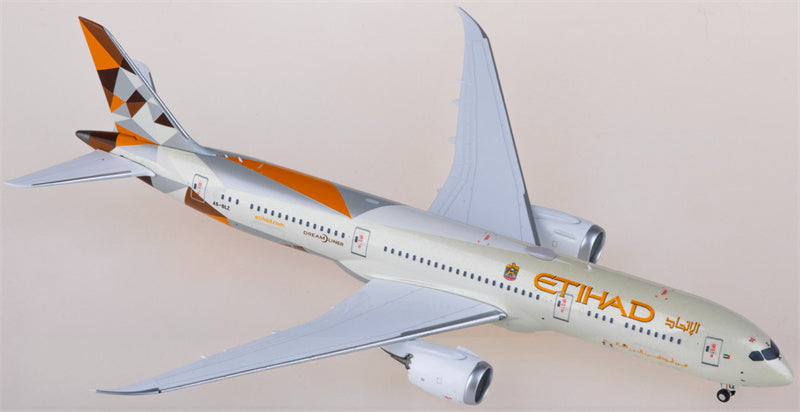 NG Models Etihad Airways Boeing 787-9 Dreamliner A6-BLZ 1:400 Diecast Model view 2