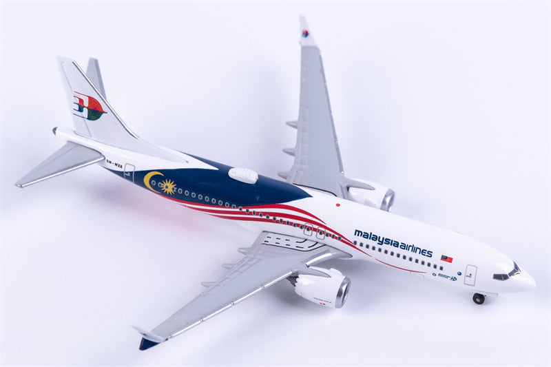 Herpa 1:500 Malaysia Airlines Boeing 737 MAX 8 9M-MVA Model