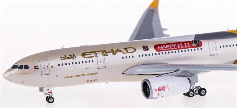 Phoenix Etihad Airways Airbus A330-200 A6-EYD 1:400 Diecast Model view 4