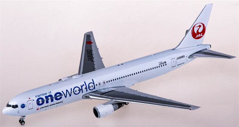 Phoenix Japan Airlines Boeing 767-300 JA8980 member of oneworld 1:400 Diecast Model view 2