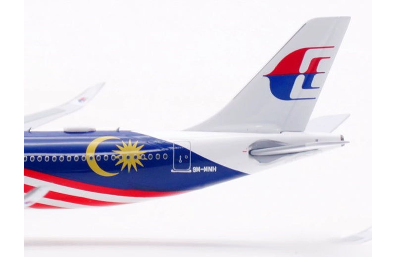 Aviation 1:400 Malaysia Airlines A330-900NEO 9M-MNH  DIECAST Model