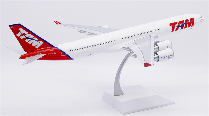 JC Wings 1:200 TAM Airlines Airbus A340-500 PT-MSL Diecast Model view 2