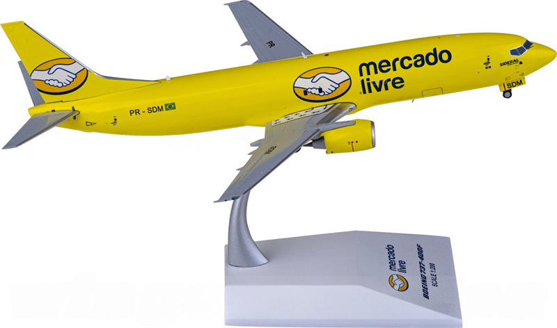JC Wings Mercado Livre Boeing 737-400SF PR-SDM 1:200 Diecast Model view 1