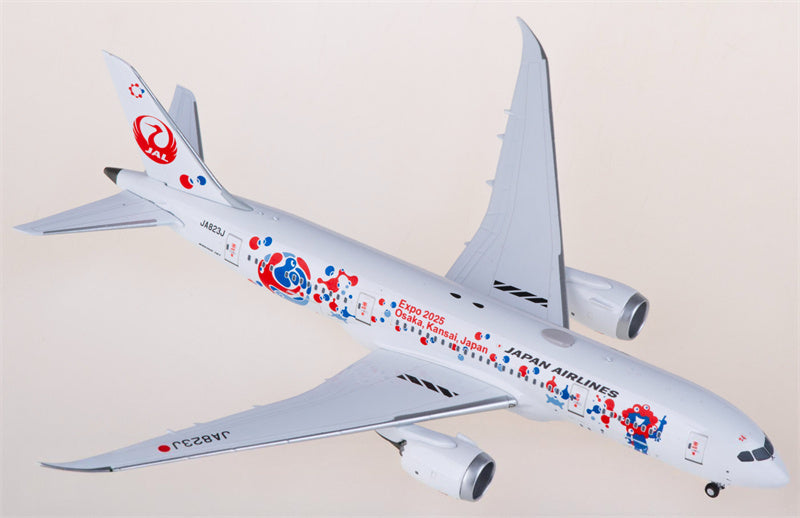 NG Models Japan Airlines Boeing 787-8 Dreamliner JA823J 1:400 Diecast Model view 2