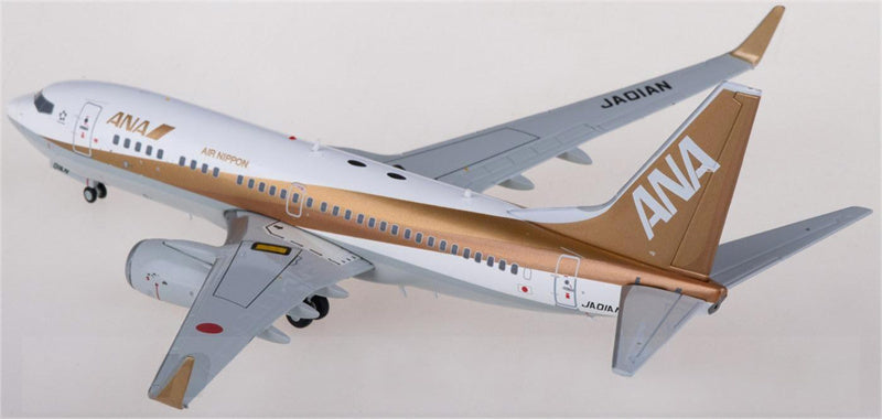 JC Wings ANA Boeing 737-700 JA01AN 1:200 Diecast Model view 2